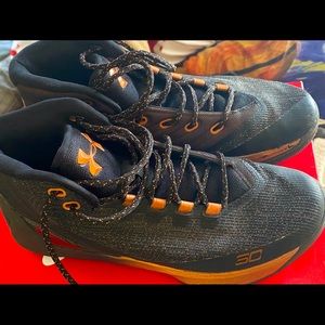 Under Armour - Steph Curry Basketball Shoes